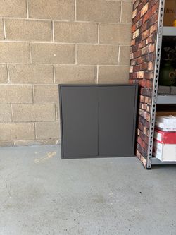 Beautiful Cabinet. Wood. 27.5” x 27.5” x 14”. Like new. $39 Or Best Offer.