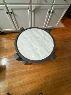 Corner table