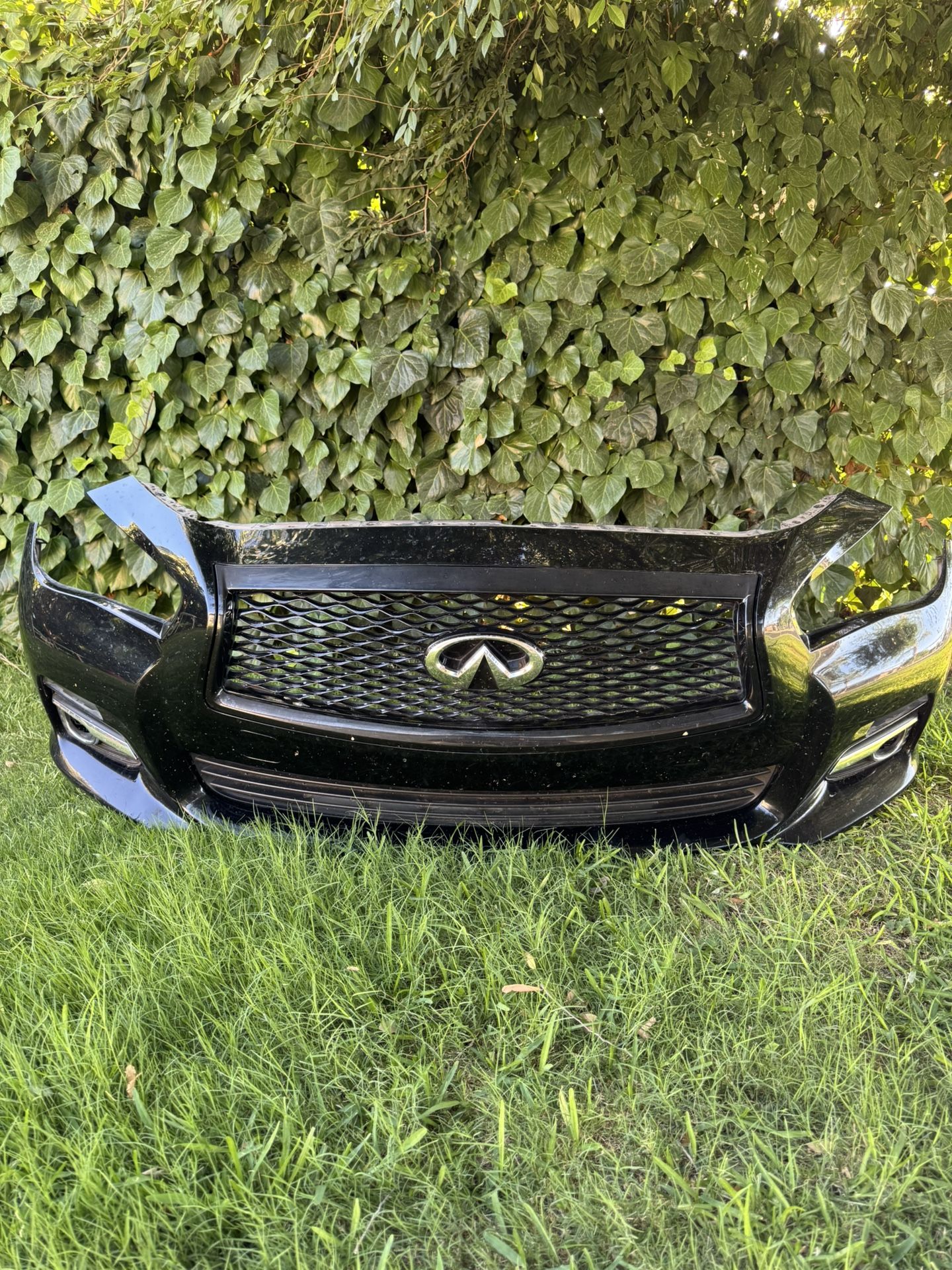 Infiniti Q50 Bumper