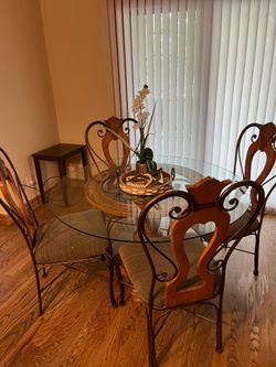 Table & chairs