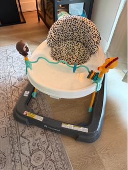 Collapsible Babytrend Baby Walker Zoo-Ometry