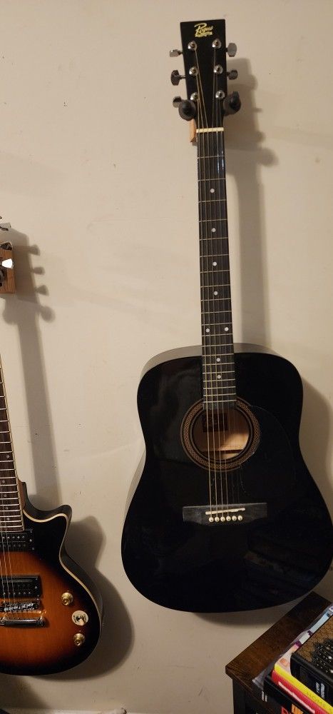 Rogue Acoustic Guitar