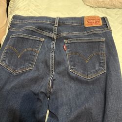 Ladies Levi’s Skinny Jeans Size 28.  $10.00