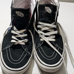 Vans Skates Size: 10..By Nates for Ray Barbee, /Krooked Style. Cool for School, excellent Conditions
