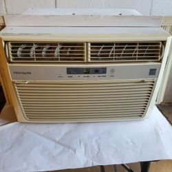 FRIGIDAIRE 6500 BTU A/C UNIT ENERGY STAR RATED CLEAN QUIET EFFICIENT UNIT WORKS GREAT 