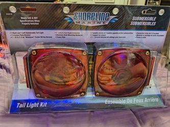 Shoreline Marine submersible light kit