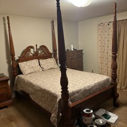 Vintage Solid Wood Bedroom Set Queen Size
