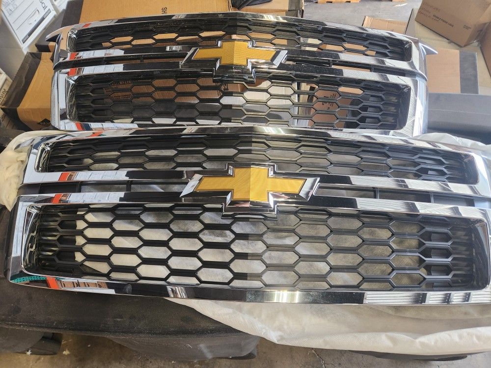 2017 Chevrolet Front Grill Part Number (contact info removed)1P Two Available