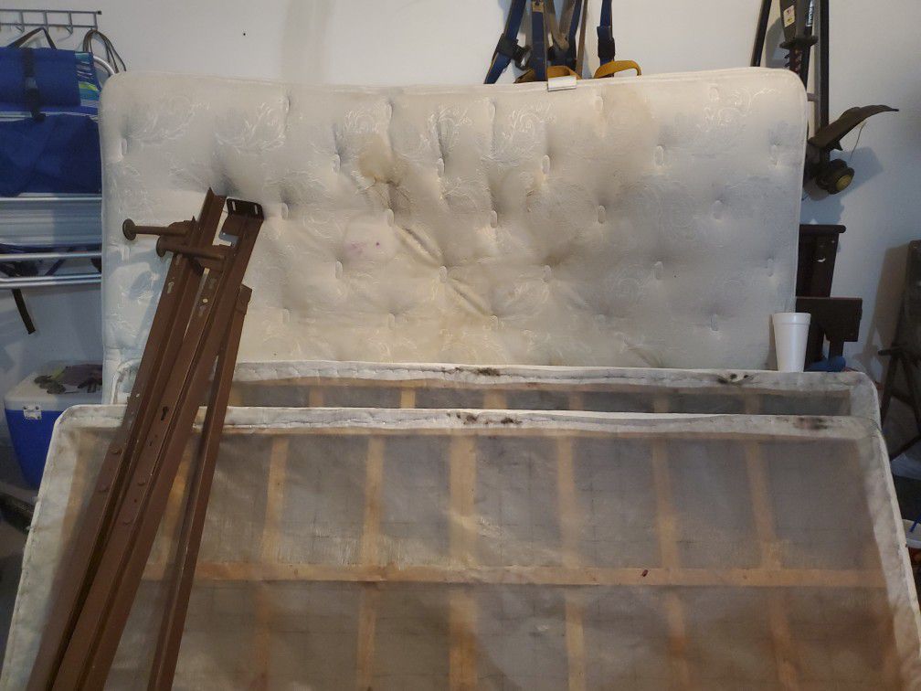 Used Queen Size Mattress And Box Spring