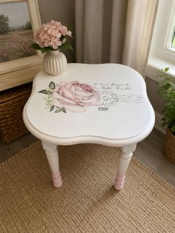 Accent table