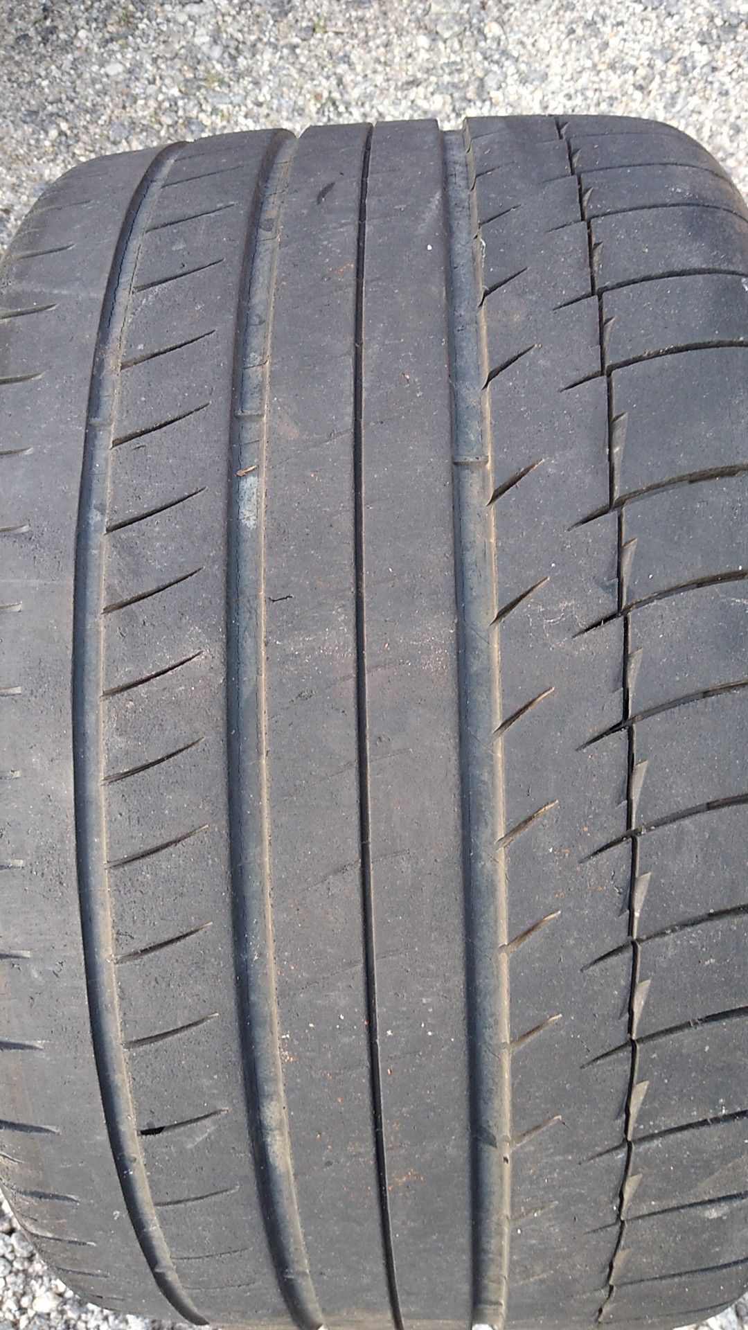 Michelin used 285/30 ZR 19 Tire