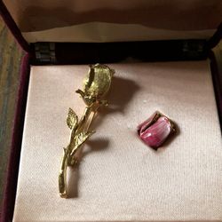Beautiful Avon ROSE pin With Interchangeable Rose Brand New Never Removed From Box