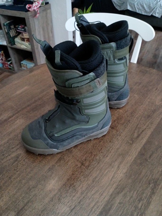 Vans Snowboard Boots