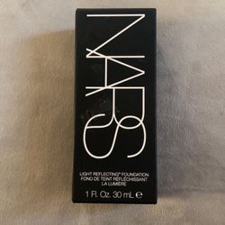 NARS Light Reflecting Foundation 