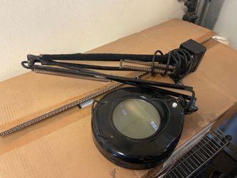 Black Magnifying Desk Lamp