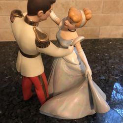 Walt Disney Classic Collection Cinderella and Prince Charming “soThis Is Love 