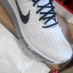 Nike Air Max 2017 very nice comfy & stylish look great BRAND NEW in the BOX DEADSTOCK size 12