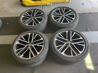 18” 2025 TOYOTA CAMRY OEM WHEELS AND TIRES