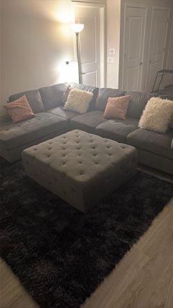 🛋️ SECTIONAL COUCH + OTTOMAN — MUST GO!  Price: $500 OBO Pickup or delivery/drop-off can be arranged.