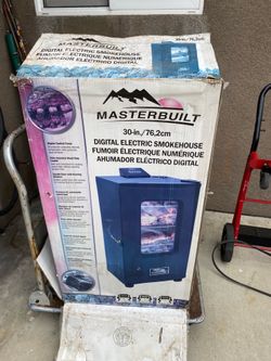 Masterbuilt 30” electric digital smoker