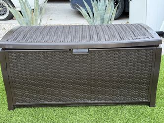 Suncast resin storage deck box