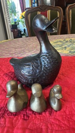 Metal Duck Family Figurine Set