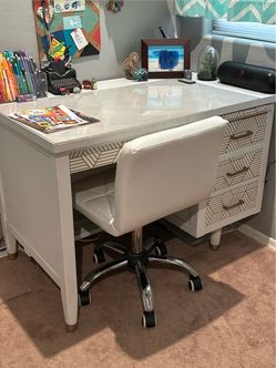 Wood tanker desk