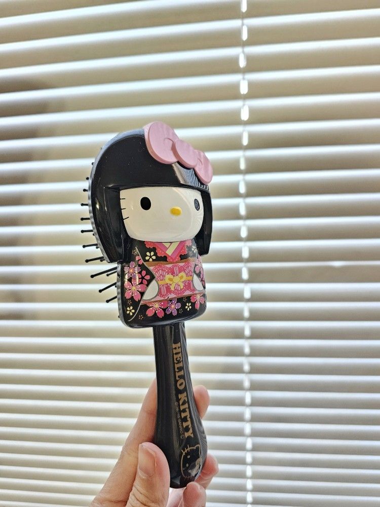 Limited Edition Japan Exclusive Hello Kitty Hair Brush