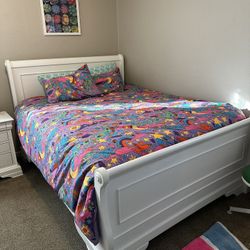 Queen Bedroom Set With Dresser And Night Stand