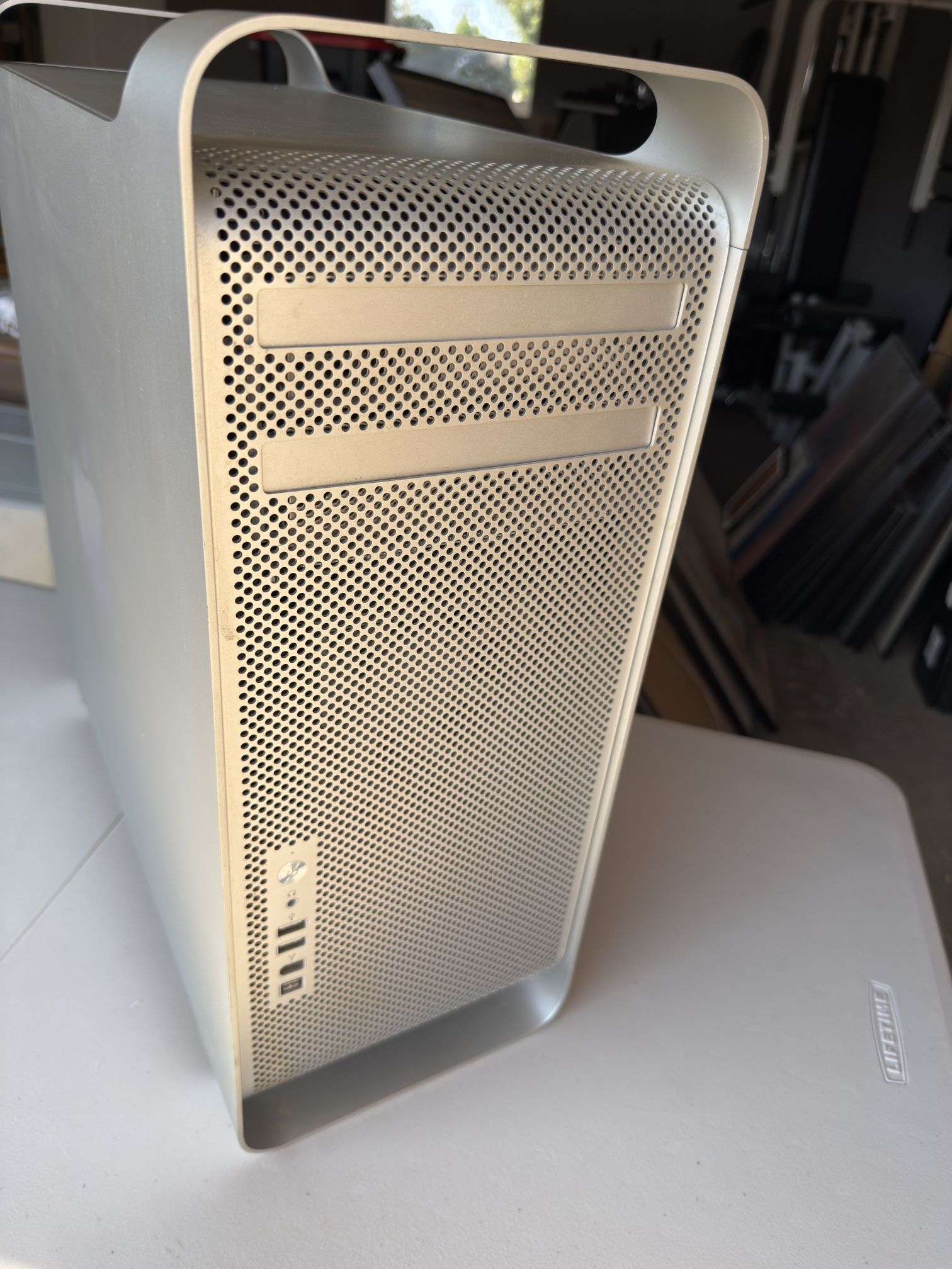 Mac Tower