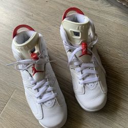 Jordan 6 Retro Oreo Red 