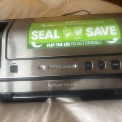 Food Storage Sealer With A Ton Of Bags