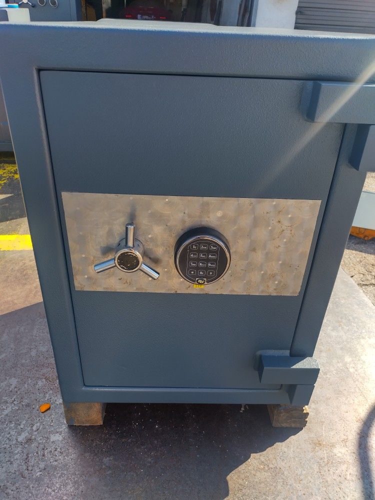 1500-pound-amsec-tl15-safe-for-sale-in-fort-lauderdale-fl-offerup