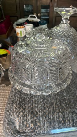 Crystal cake stand