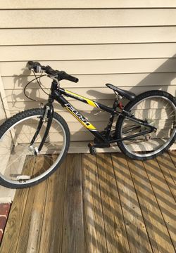 Fuji odessa 2.0 mountain cheap bike