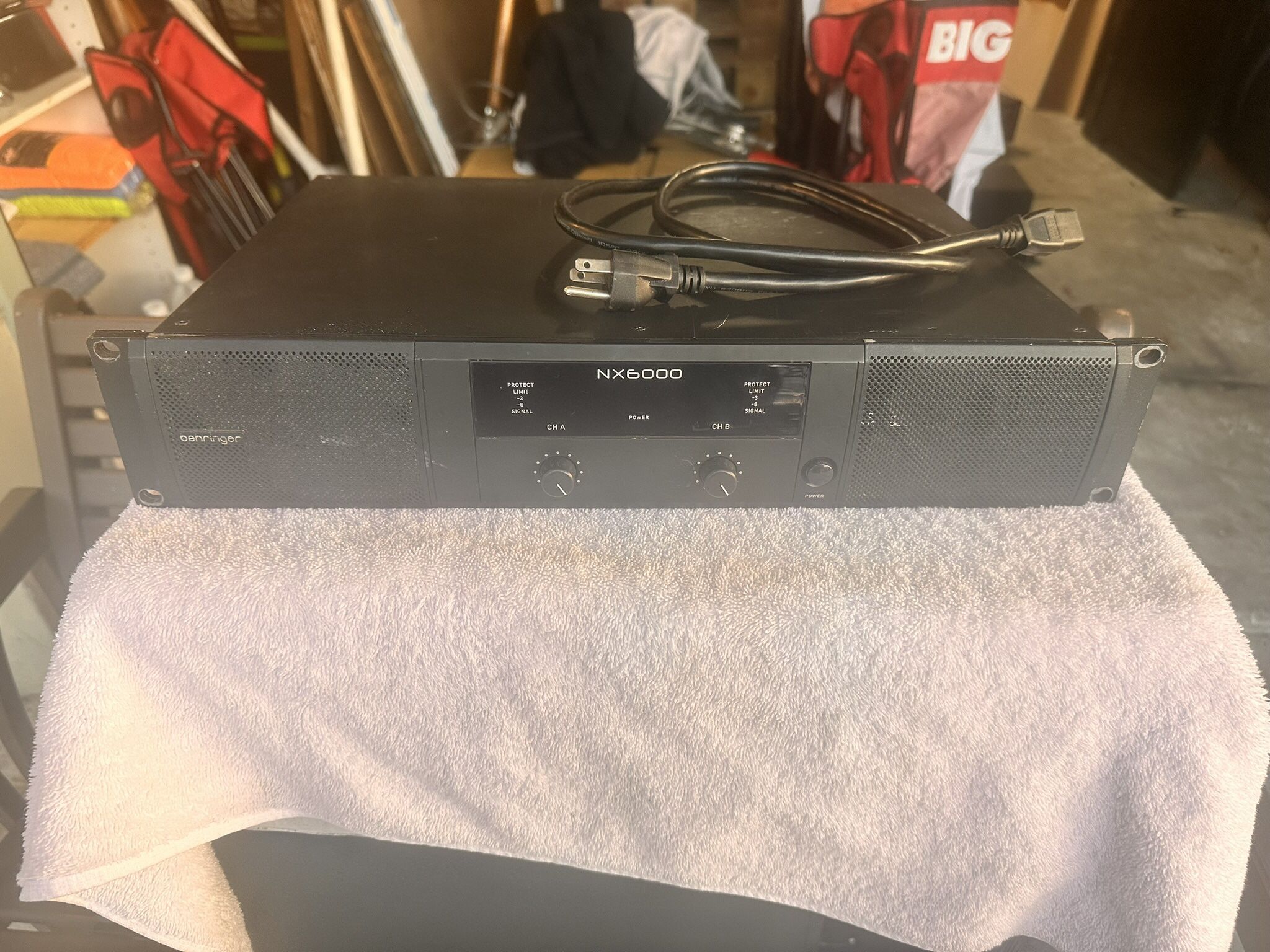 Behringer NX6000 Amplifier 