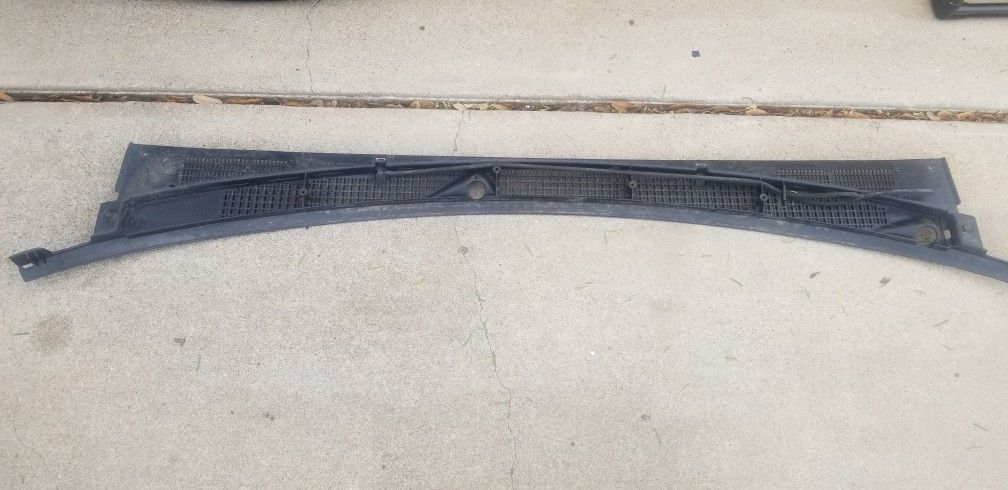 88-98 Chevy GMC  OBS Wiper Cowl (middle only)