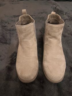 H&M Girls Tan Faux Suede Booties in size 2.5