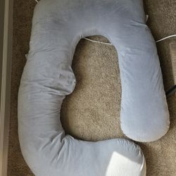 Momcozy pregnancy pillow