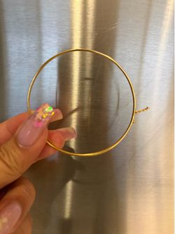 Gold bangle bracelet