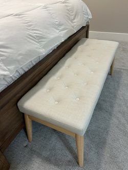 Upholstered Bedroom Bench – Like New