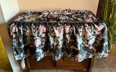 Twin Size Black/Pink Floral Bedspread & Pillow Sham
