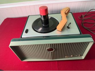 RCA 7-EY-2HH 45 rpm record player