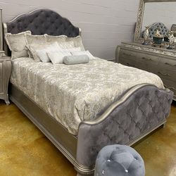 Pulaski Rhianna Upholstered Queen Bed – Like New