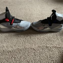 Air Jordan XXXIII (33) Metallic Silver/black Size 9.5 US