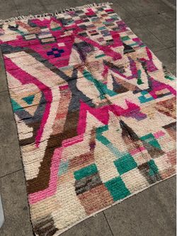 Beautiful handmade Moroccan berber rug