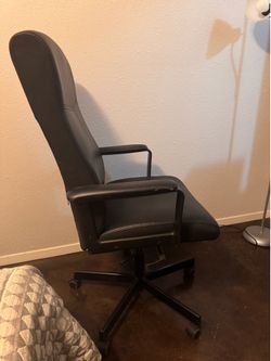 2 IKEA OFFICE CHAIRS WORK FROM HOME OFFICE