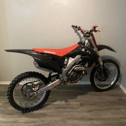 2009 CRF HONDA 450 OBO Read description