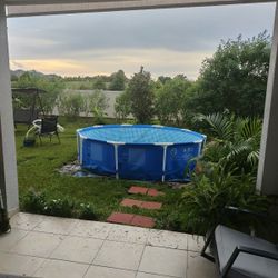 Intex Pool 10x30 Used