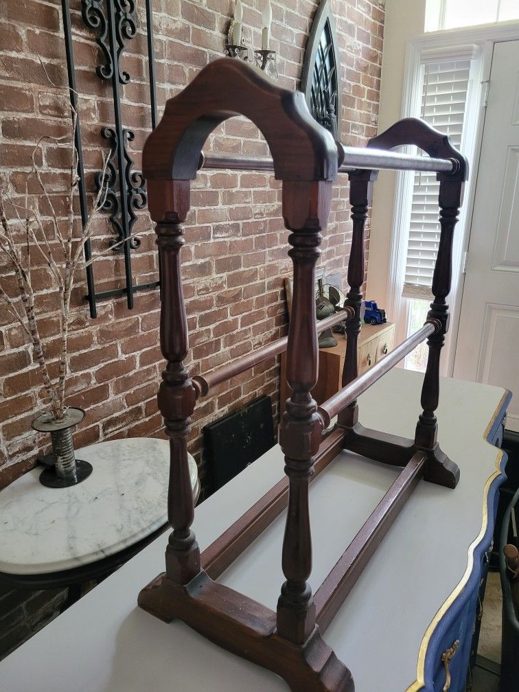 Vintage Ethan Allen Country Craftsman Pine Wood Quilt Rack Display